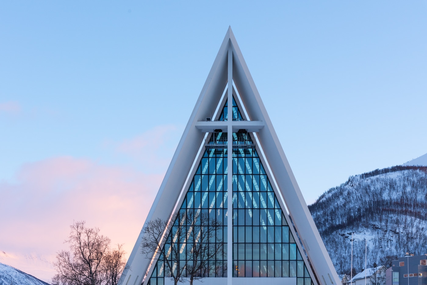 Cathédrale arctique située à Tromsdalen