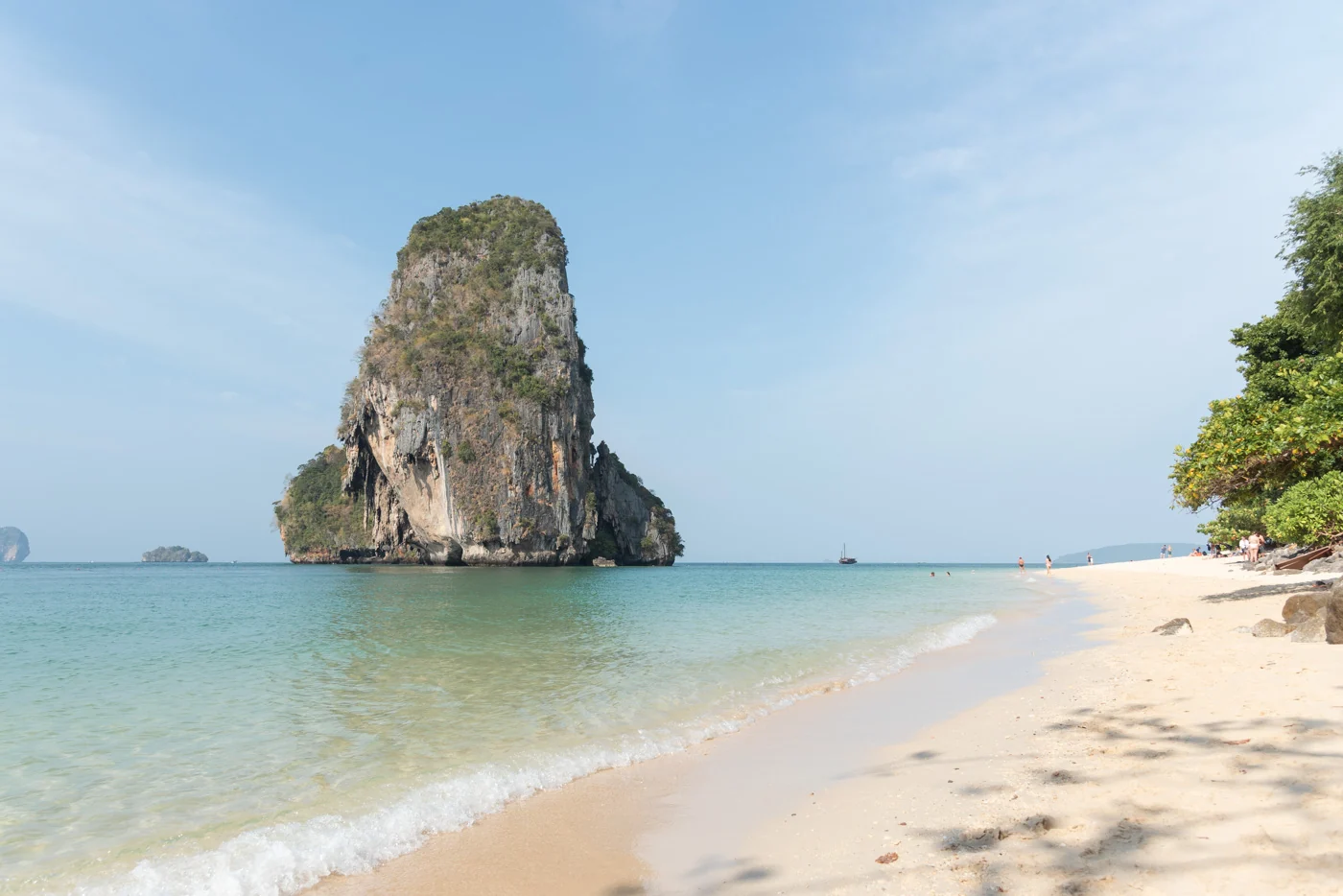 Phra Nang Beach à Railay et le célèbre piton rocheux